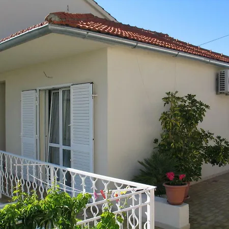 Centar Tudor Διαμέρισμα Χβαρ